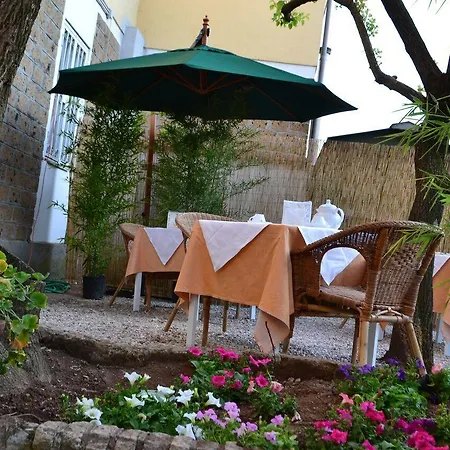 La Luna Di Bed & Breakfast 2*